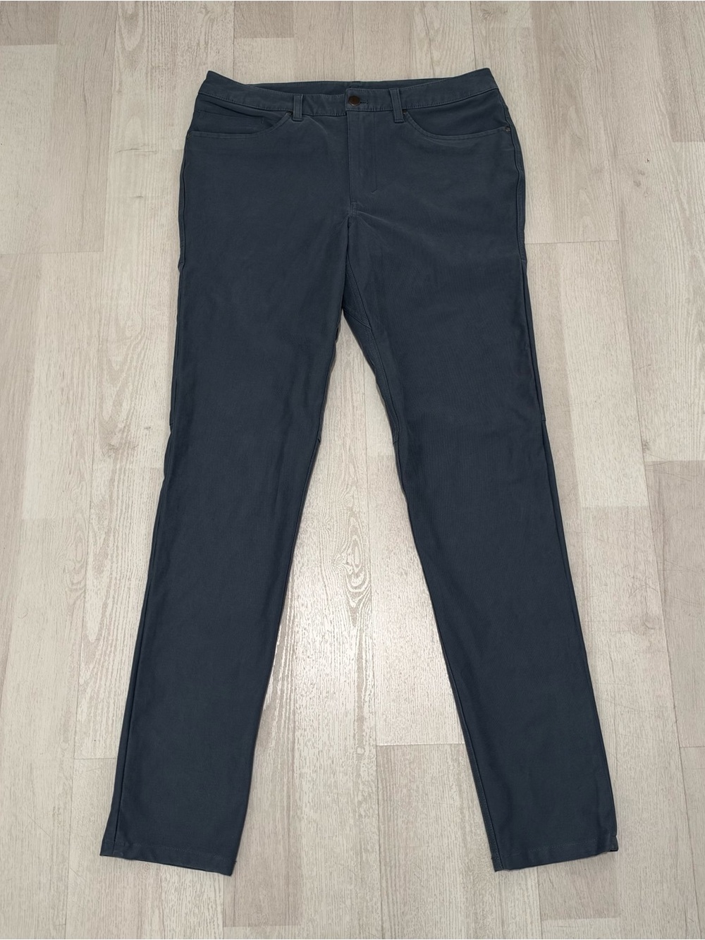 Lululemon Men’s Slate Blue Commission Slim-Fit Performance Pants Size 31
